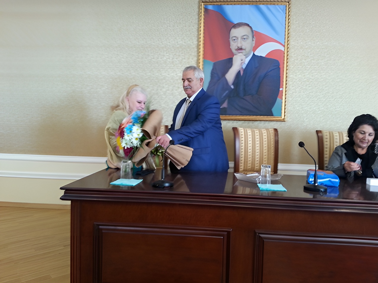 Arxivin əməkdaşına “Dövlət qulluğunda fərqlənməyə görə” medalı təqdim edilib