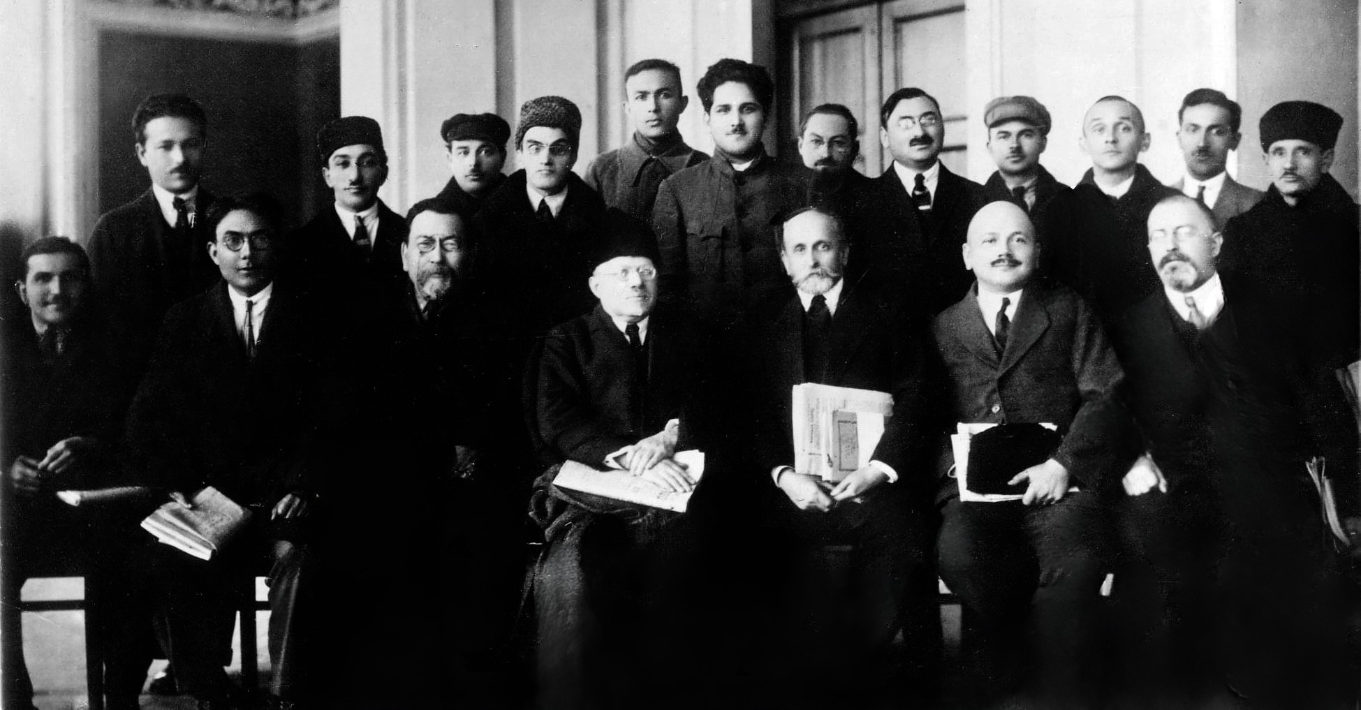 Birinci Türkoloji Qurultay-100 